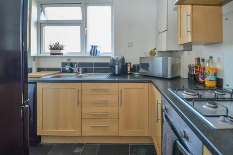 2 bedroom apartment for sale, Thorndon Court, Eagle Way, Brentwood