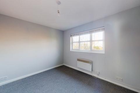 2 bedroom flat to rent, Curtis Drive, London W3