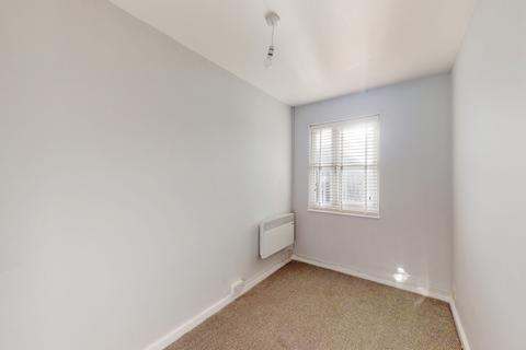 2 bedroom flat to rent, Curtis Drive, London W3