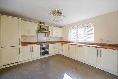 4 bedroom detached house for sale, Hadleigh Street, Kingsnorth, Ashford, Kent, TN25