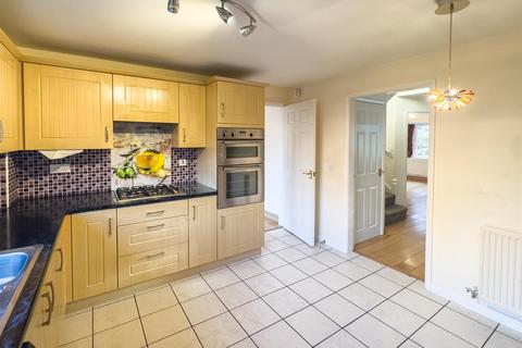 4 bedroom detached house to rent, Broadnook Close, Leicester LE3