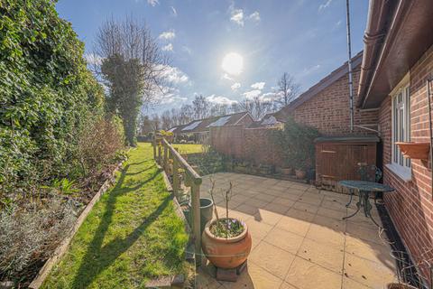 1 bedroom bungalow for sale, Hartlebury Close, Dorridge, B93