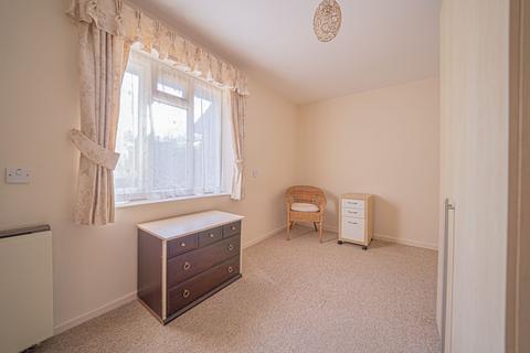 1 bedroom bungalow for sale, Hartlebury Close, Dorridge, B93