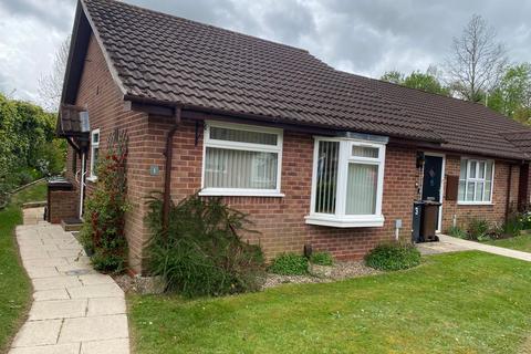 1 bedroom bungalow for sale, Hartlebury Close, Dorridge, B93