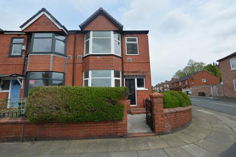 3 bedroom end of terrace house to rent, Chapel Lane, Stretford, M32 9AJ