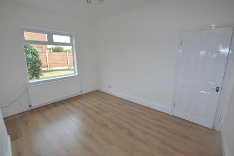 3 bedroom end of terrace house to rent, Chapel Lane, Stretford, M32 9AJ