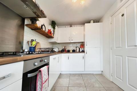 3 bedroom semi-detached house for sale, Felthouse Drive, Leigh