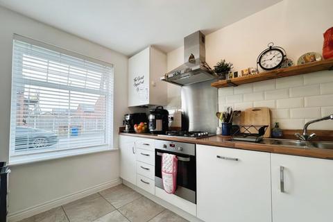 3 bedroom semi-detached house for sale, Felthouse Drive, Leigh