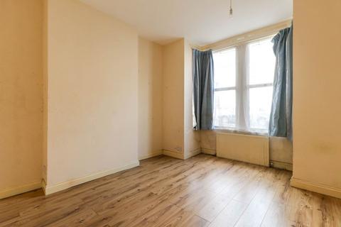 4 bedroom terraced house for sale, Gathorne Road, London