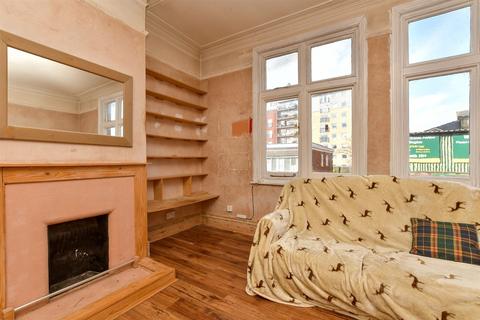 11a Ross Parade, Wallington, SM6 8QG