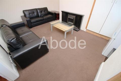 4 bedroom house to rent, Brudenell Street, Hyde Park, Leeds