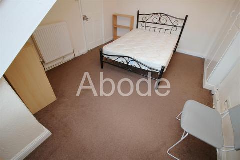 4 bedroom house to rent, Brudenell Street, Hyde Park, Leeds