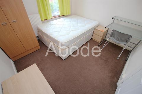 4 bedroom house to rent, Brudenell Street, Hyde Park, Leeds