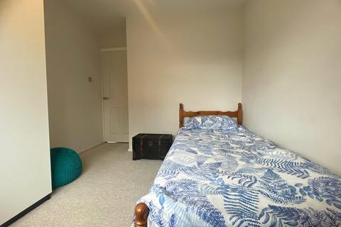 2 bedroom flat to rent, Alma Road, Windsor, Berkshire, SL4