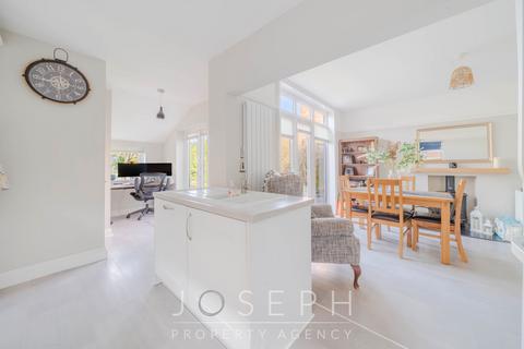 77 Beechcroft Road, Ipswich, IP1 6BE
