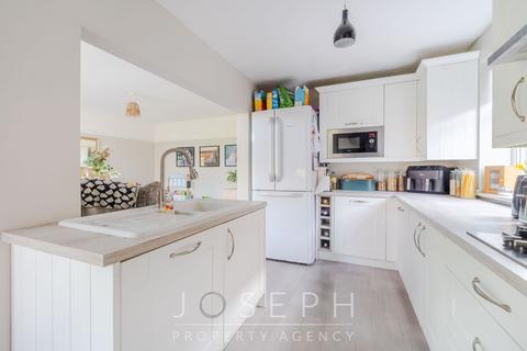 77 Beechcroft Road, Ipswich, IP1 6BE