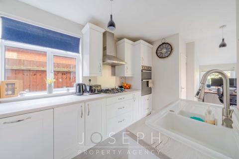 77 Beechcroft Road, Ipswich, IP1 6BE