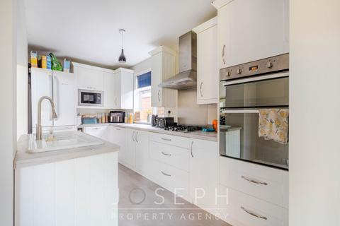 77 Beechcroft Road, Ipswich, IP1 6BE