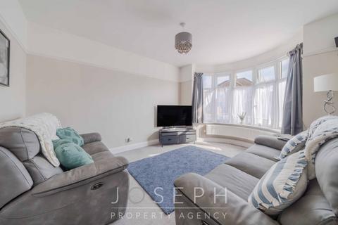 77 Beechcroft Road, Ipswich, IP1 6BE