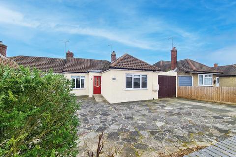 2 bedroom semi-detached bungalow to rent, Waltham Road, Rayleigh, Essex