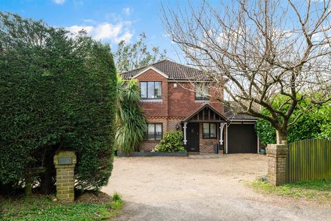 3 bedroom detached house for sale, Reigate Road, Tadworth