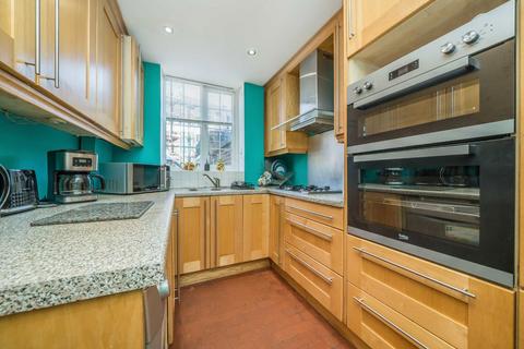 2 bedroom flat for sale, Birkenhead Avenue, Kingston Upon Thames KT2