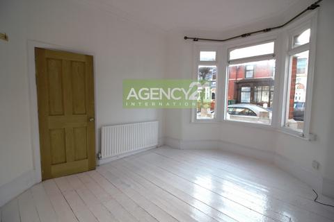 4 bedroom house to rent, Sixth Avenue, Manor Park, E12