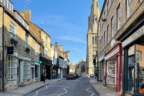 2 bedroom flat to rent, St. Marys Street, Stamford