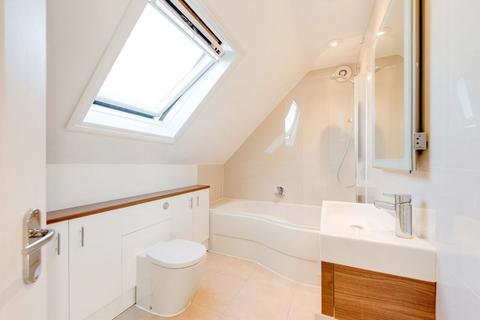 3 bedroom flat for sale, Montpelier Road, London W5