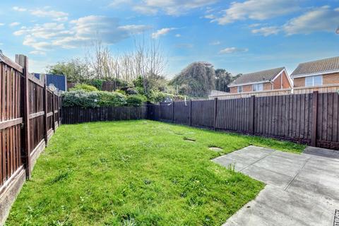 3 bedroom detached house to rent, Llys Bran, Prestatyn, LL19