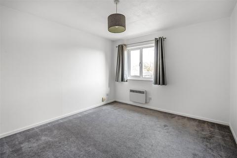 78 Barnfield Way, Oxted, RH8 9QG
