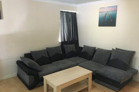 2 bedroom flat to rent, Old Park Mews, Hounslow TW5