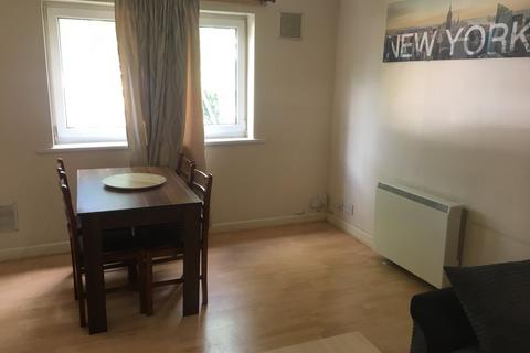 2 bedroom flat to rent, Old Park Mews, Hounslow TW5