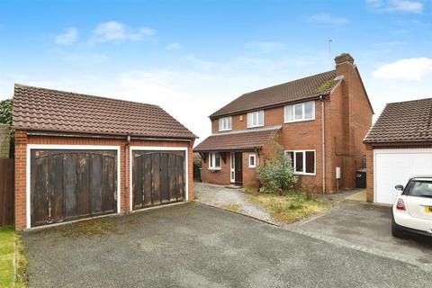 4 bedroom detached house for sale, Kinder Drive, Crewe