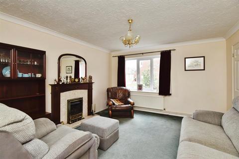 4 bedroom detached house for sale, Kinder Drive, Crewe