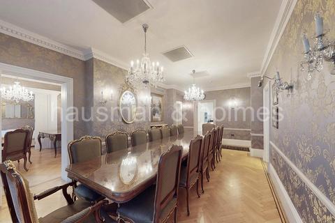 5 bedroom flat for sale, Cumberland House, Kensington Road, W8