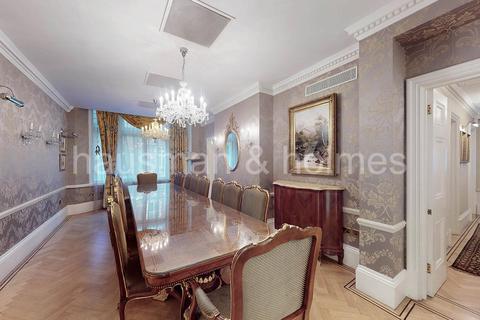 5 bedroom flat for sale, Cumberland House, Kensington Road, W8