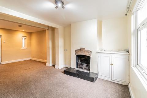 2 bedroom terraced house to rent, Fountain Street, Macclesfield SK10