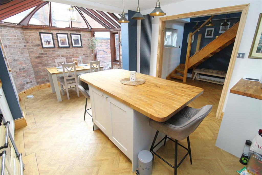 Kitchen1.JPG