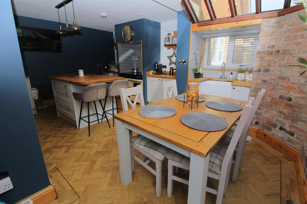 Kitchen4.JPG