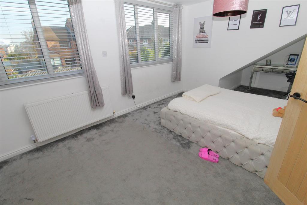 Bed3a.JPG