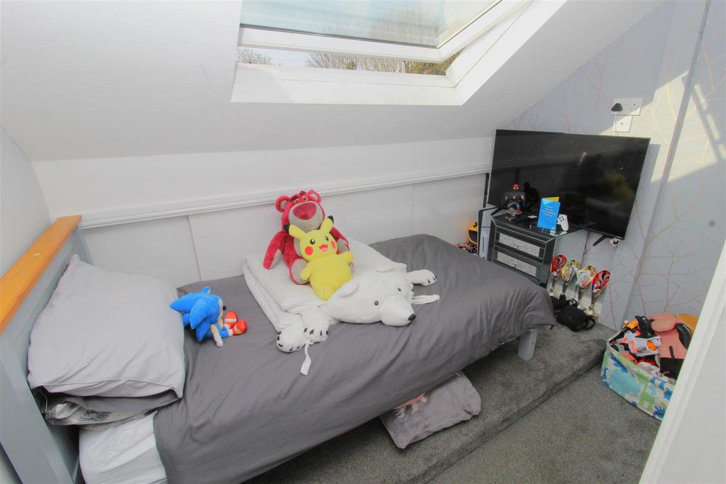 Bed4.JPG