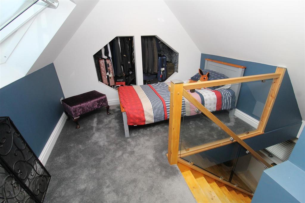 Bed1.JPG
