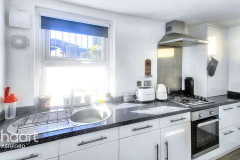 1 bedroom apartment for sale, Hythe Road, Ashford