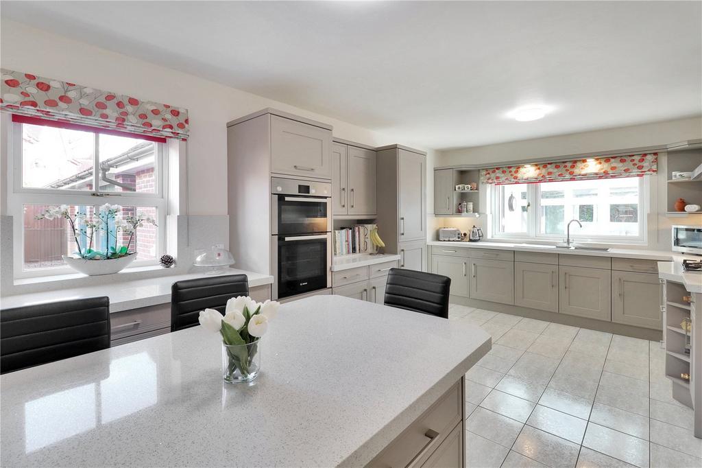 Kitchen/Breakfast Rm