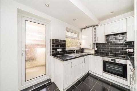 2 bedroom flat for sale, Drakefell Road, London SE4