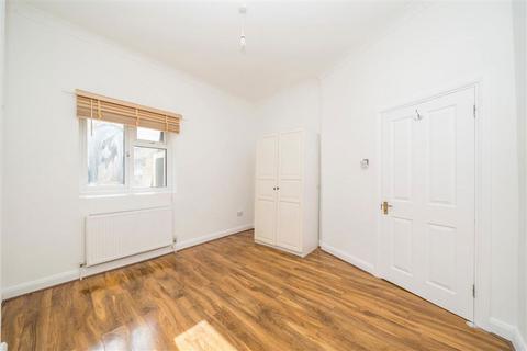 2 bedroom flat for sale, Drakefell Road, London SE4