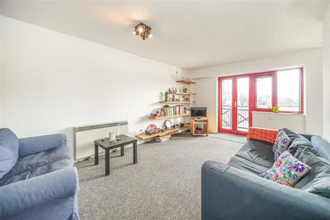 3 bedroom flat for sale, Maynards Quay, London E1W