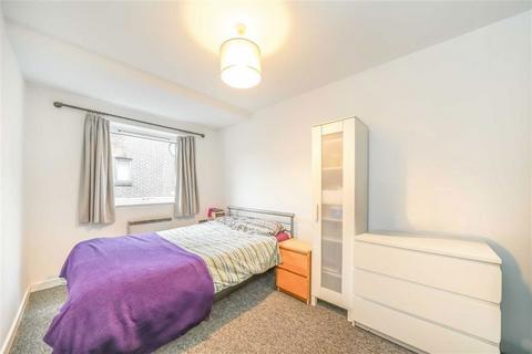 37 Maynards Quay, London, E1W 3RY
