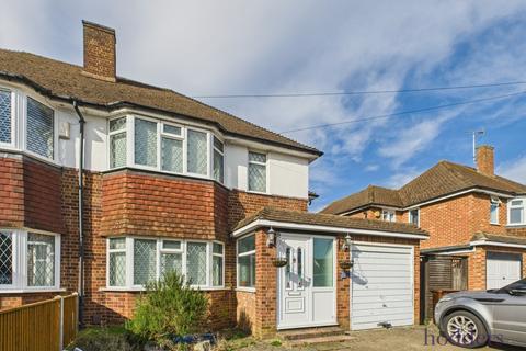 9 Birch Close, New Haw, Addlestone, KT15 3JT
